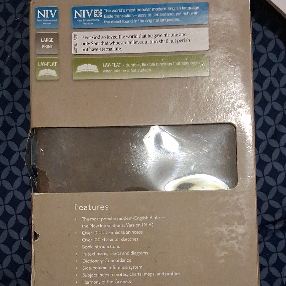 NIV Large Print Lay-Flat Bible - Brown Cover
